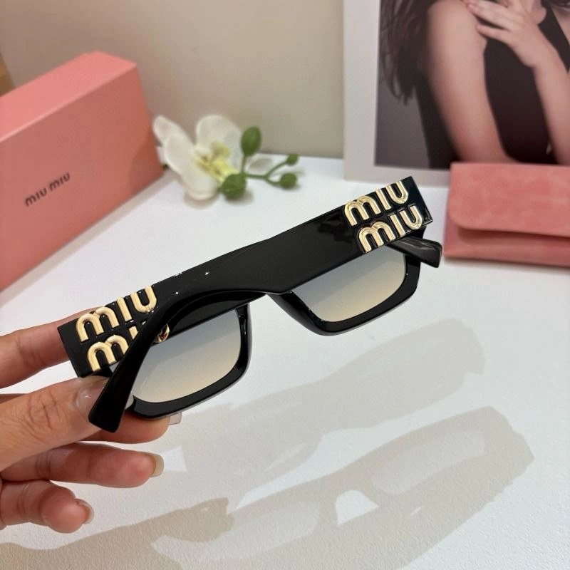 Miu Miu Sunglasses Trendsetting 281482