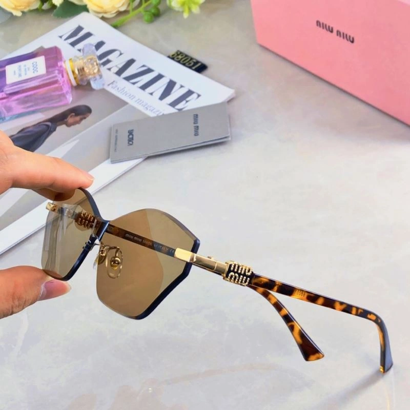 Bright Miu Miu Sunglasses 281497