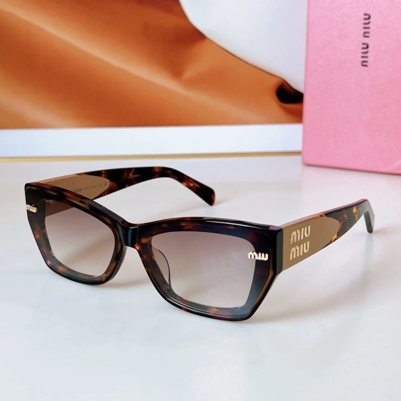 Supportive Miu Miu Sunglasses 281505