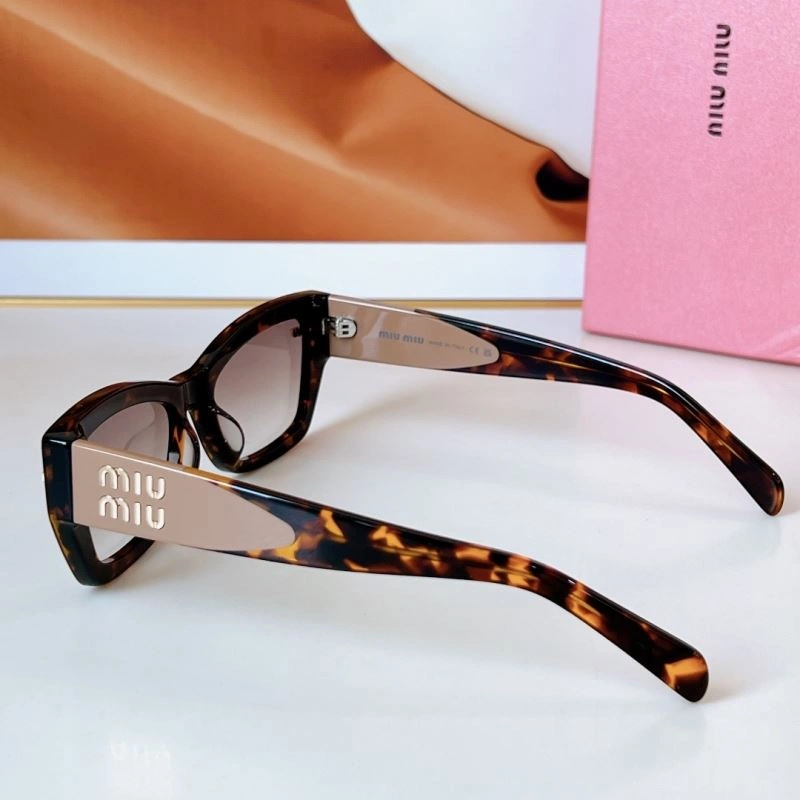 Supportive Miu Miu Sunglasses 281505
