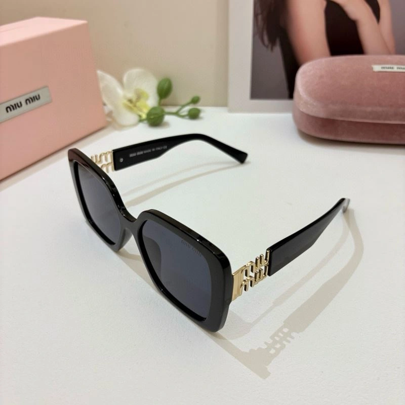 ComfortFit Miu Miu Sunglasses 281488