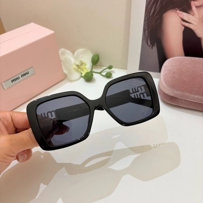 ComfortFit Miu Miu Sunglasses 281488
