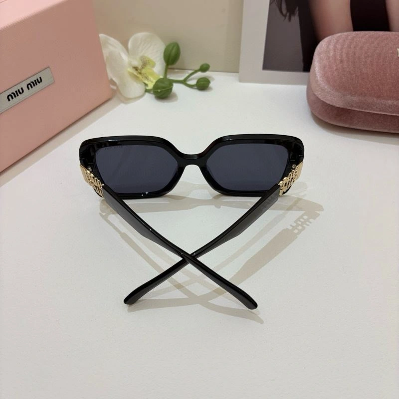 ComfortFit Miu Miu Sunglasses 281488