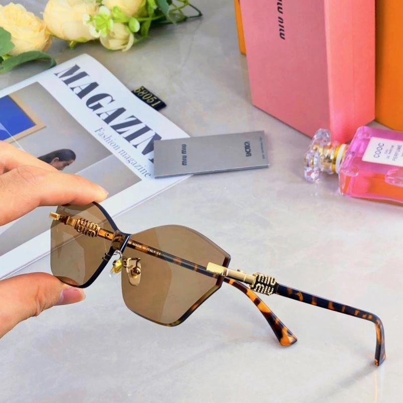Miu Miu Sunglasses Classic 281477