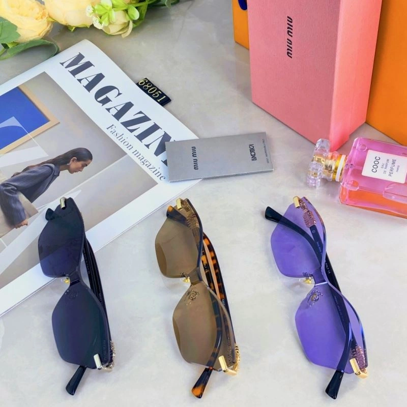 Miu Miu Sunglasses Classic 281477