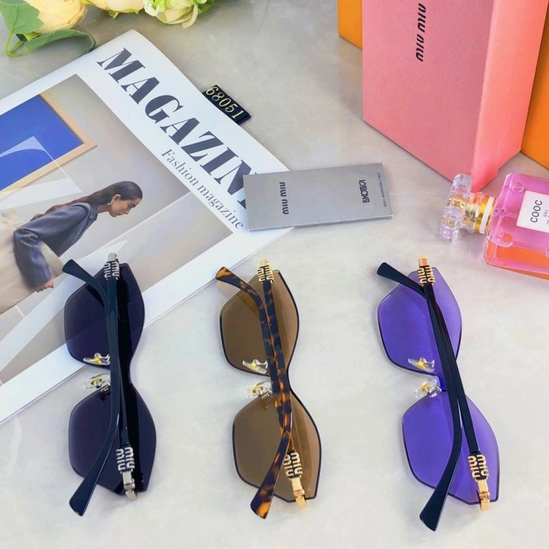 Miu Miu Sunglasses Classic 281477