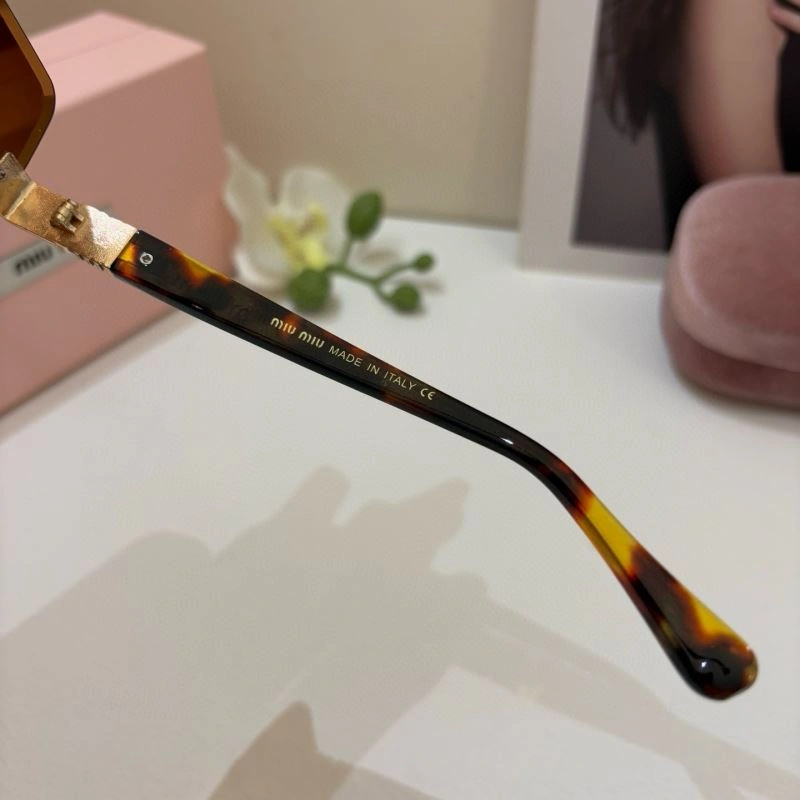 OdorResistant Miu Miu Sunglasses 281472