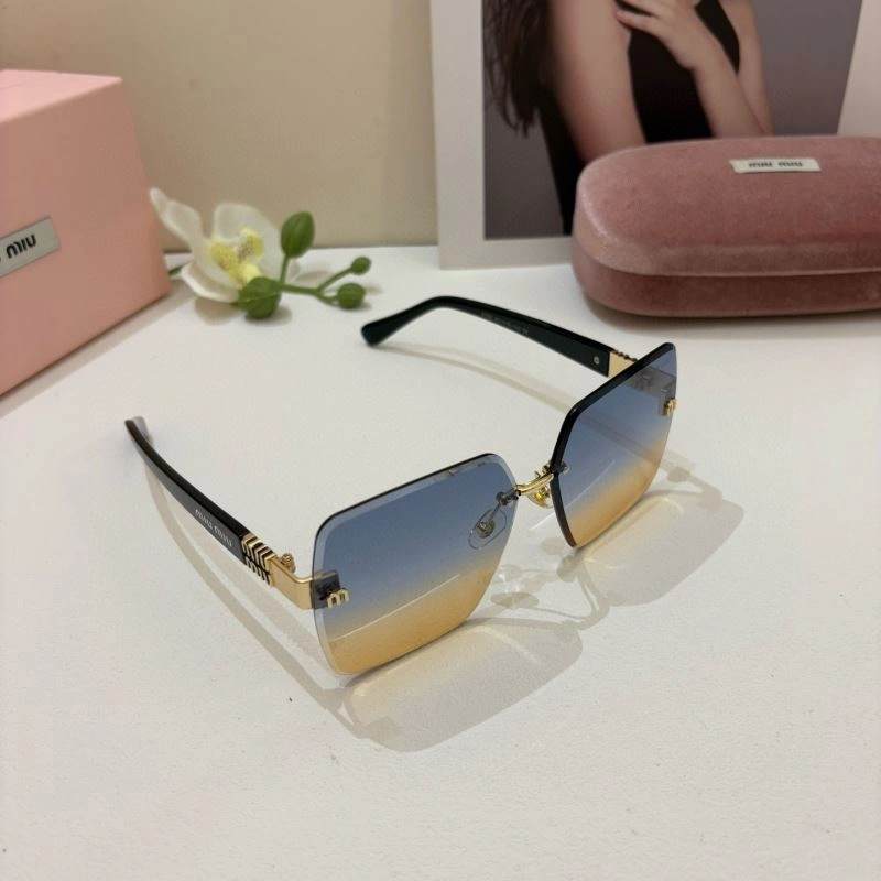Functional Miu Miu Sunglasses 281471