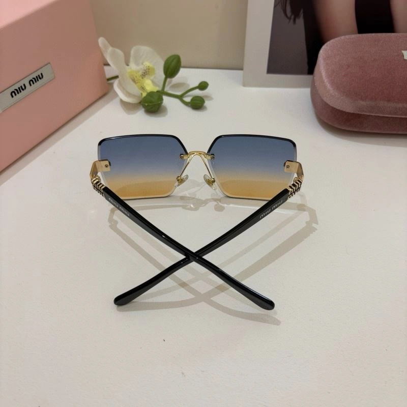 Functional Miu Miu Sunglasses 281471