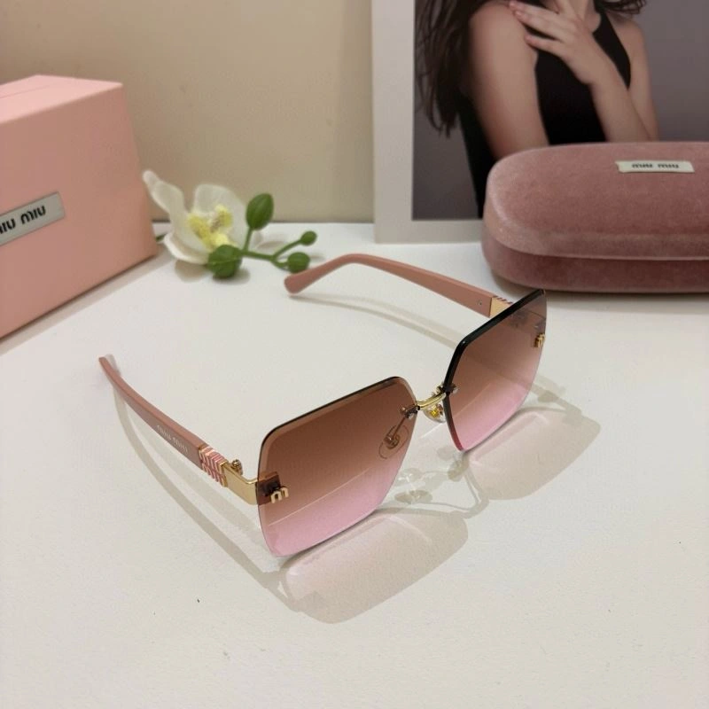 Miu Miu Sunglasses Trendy 281473