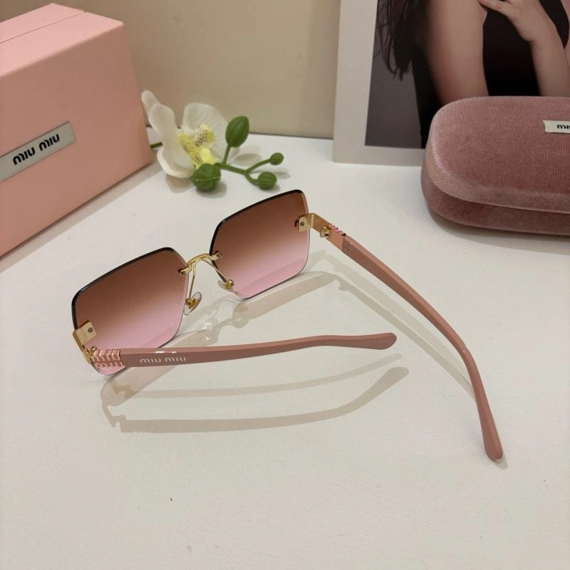 Miu Miu Sunglasses Trendy 281473