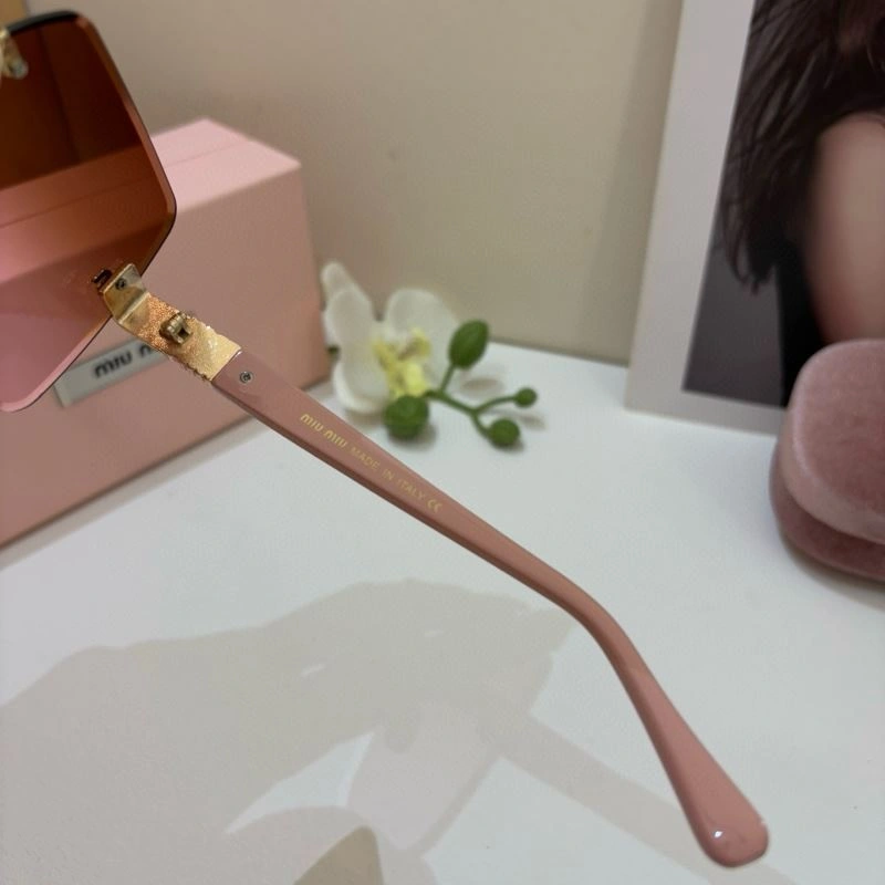 Miu Miu Sunglasses Trendy 281473