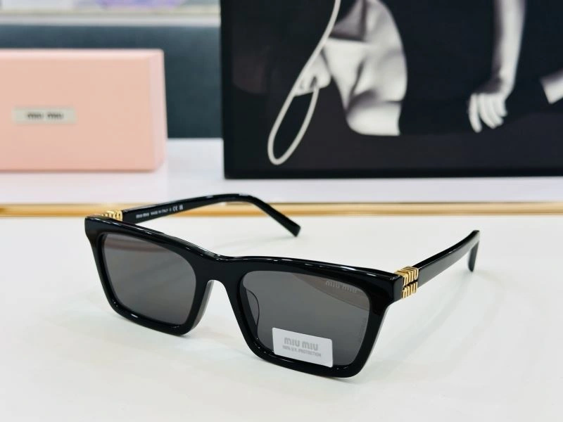 Compact Miu Miu Sunglasses 281465