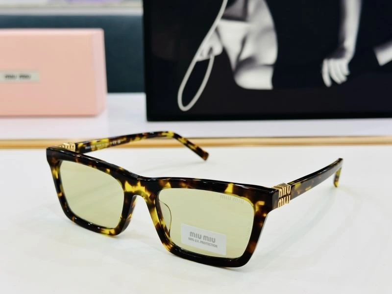 Compact Miu Miu Sunglasses 281465