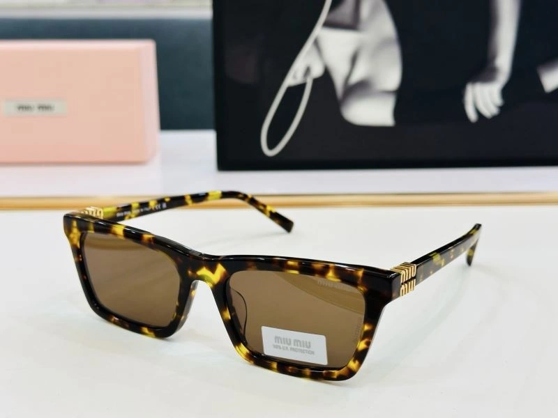 Compact Miu Miu Sunglasses 281465