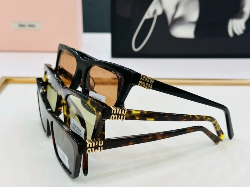 Compact Miu Miu Sunglasses 281465
