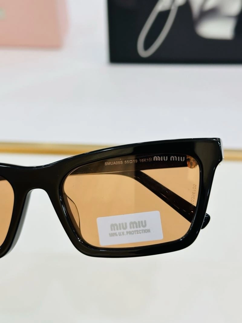 Compact Miu Miu Sunglasses 281465