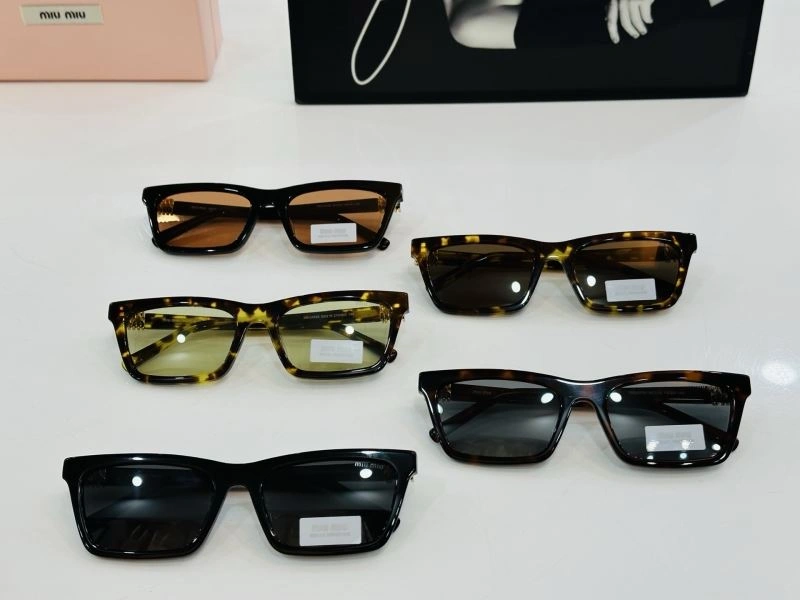 Compact Miu Miu Sunglasses 281465