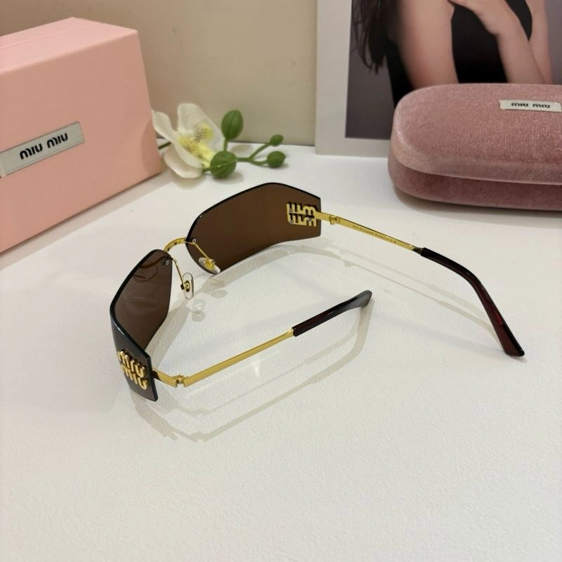 Miu Miu Sunglasses GoAnywhere 281442