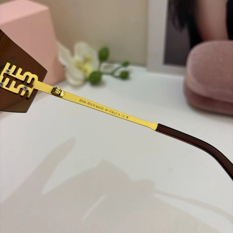 Miu Miu Sunglasses GoAnywhere 281442