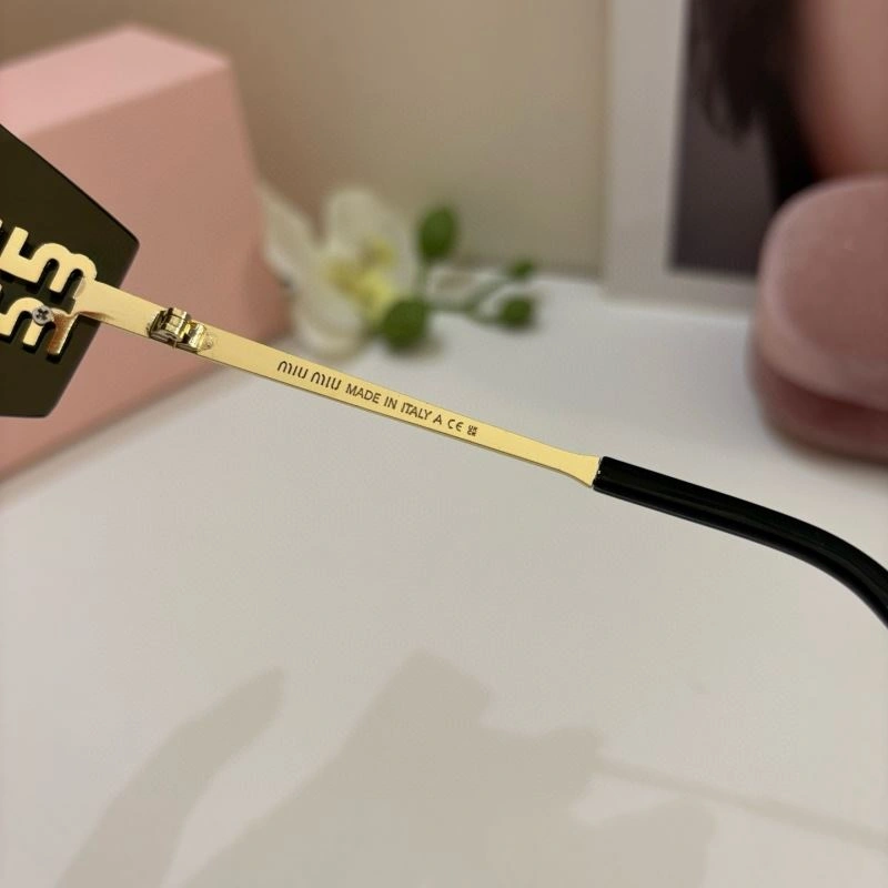 Comfortable Miu Miu Sunglasses 281434
