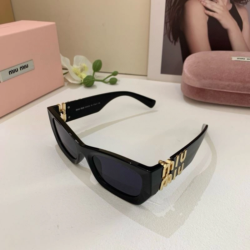 Elegant Miu Miu Sunglasses 281437