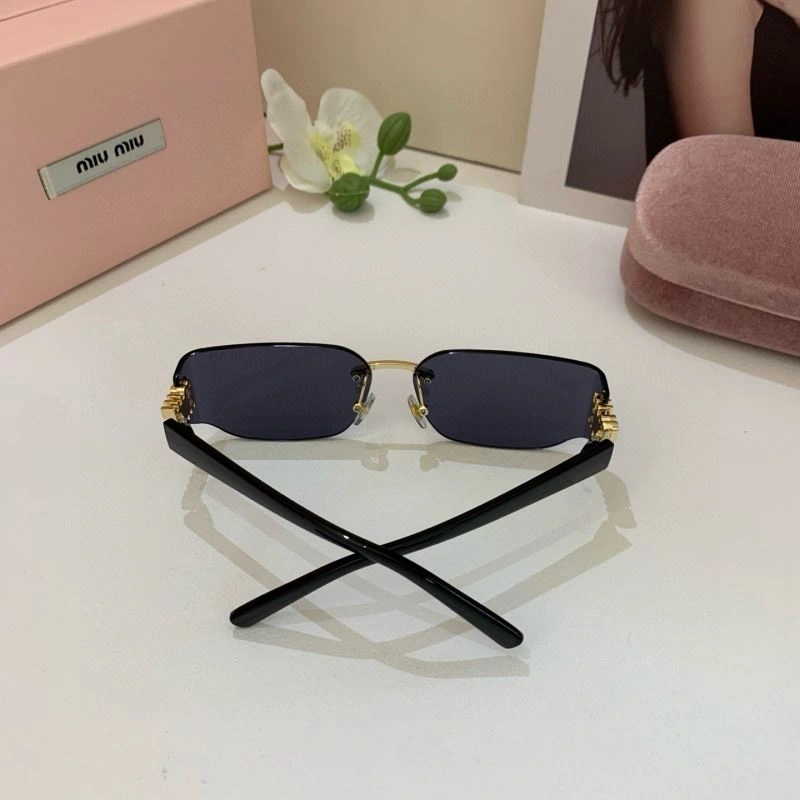OdorResistant Miu Miu Sunglasses 281435