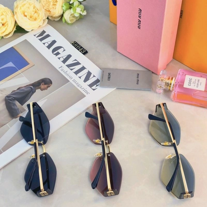 Efficient Miu Miu Sunglasses 281458