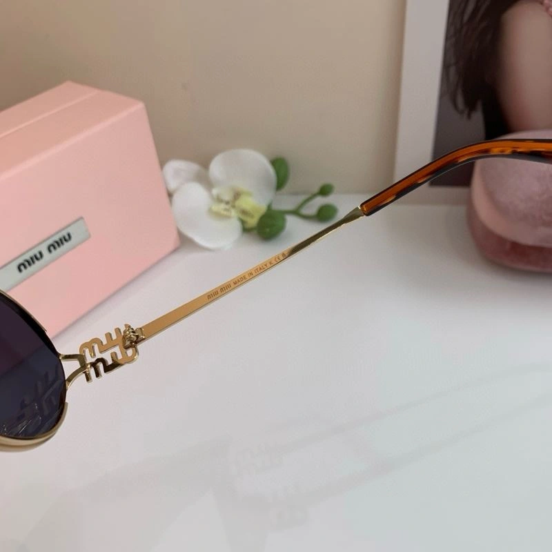 Miu Miu Sunglasses Comfortable 281445