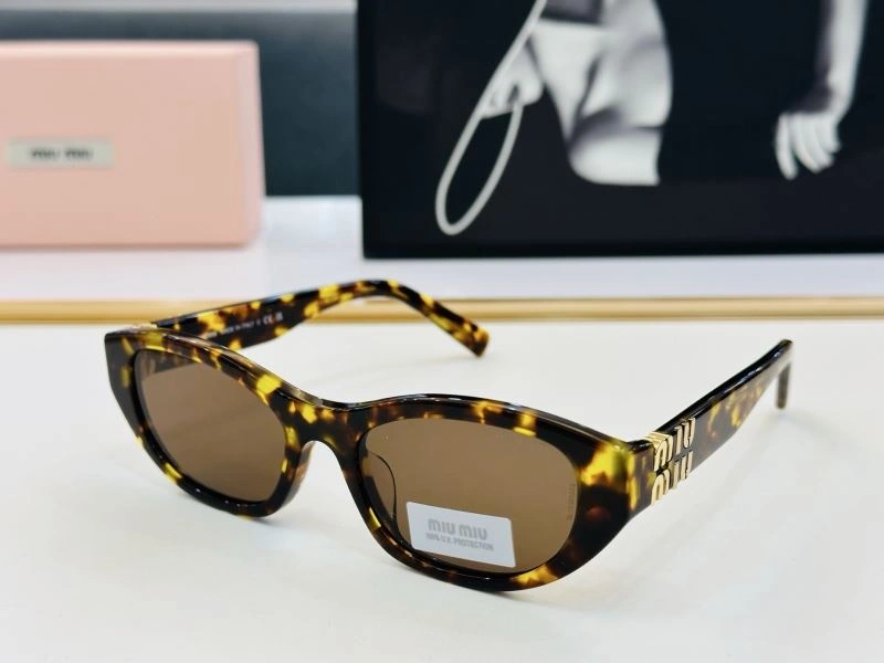 Supportive Miu Miu Sunglasses 281461