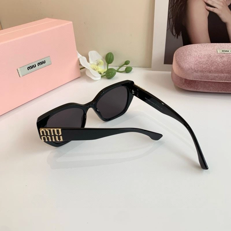 Miu Miu Sunglasses Seasonal 281441