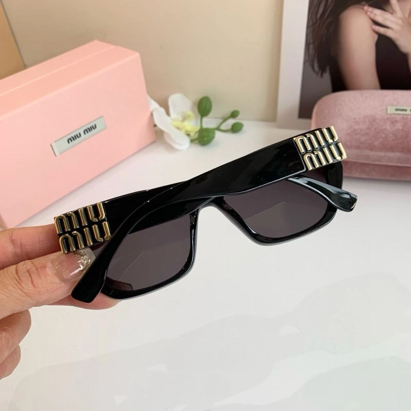 Miu Miu Sunglasses Seasonal 281441