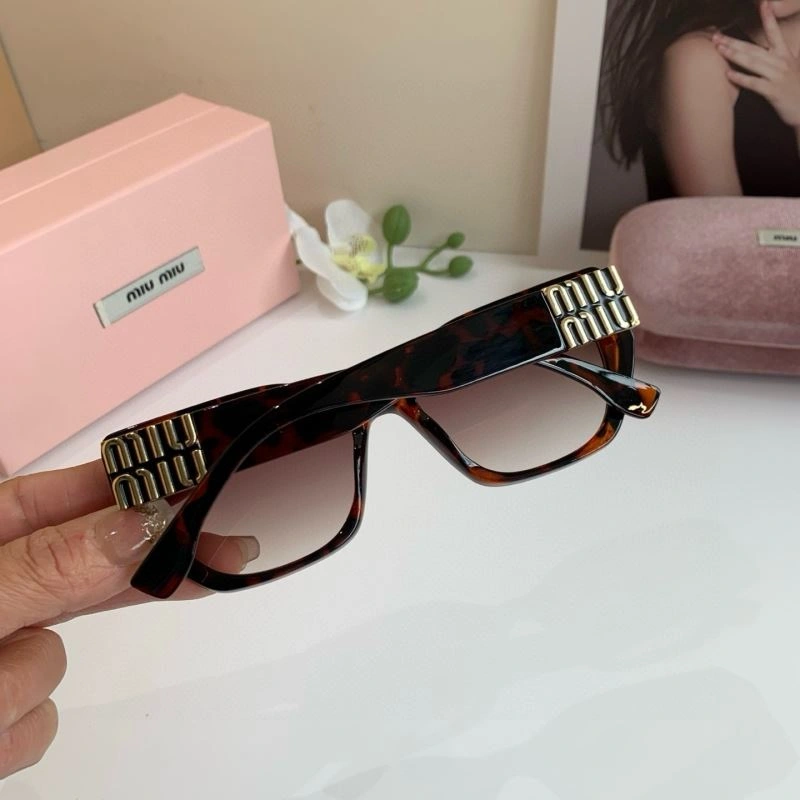 Miu Miu Sunglasses Sporty 281451