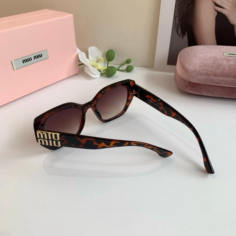 Miu Miu Sunglasses Sporty 281451