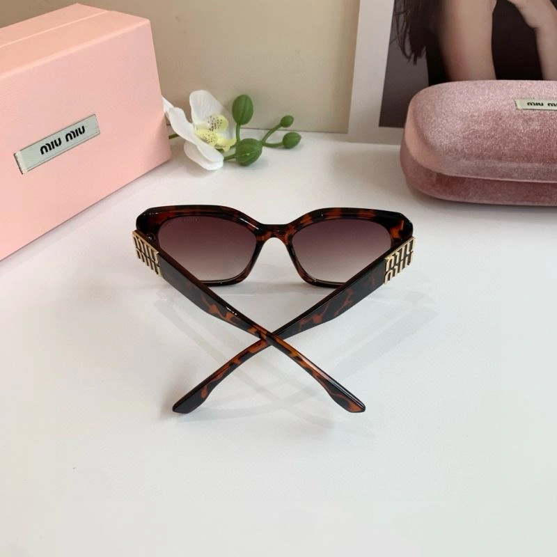 Miu Miu Sunglasses Sporty 281451