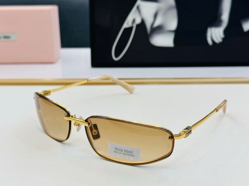 Breathable Miu Miu Sunglasses 281431