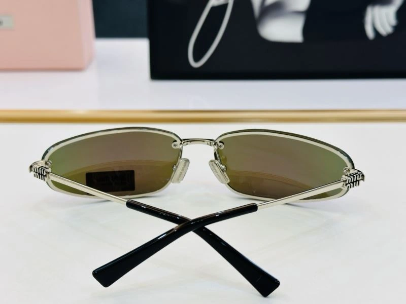 Breathable Miu Miu Sunglasses 281431