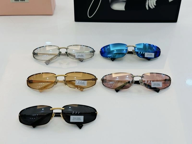 Breathable Miu Miu Sunglasses 281431