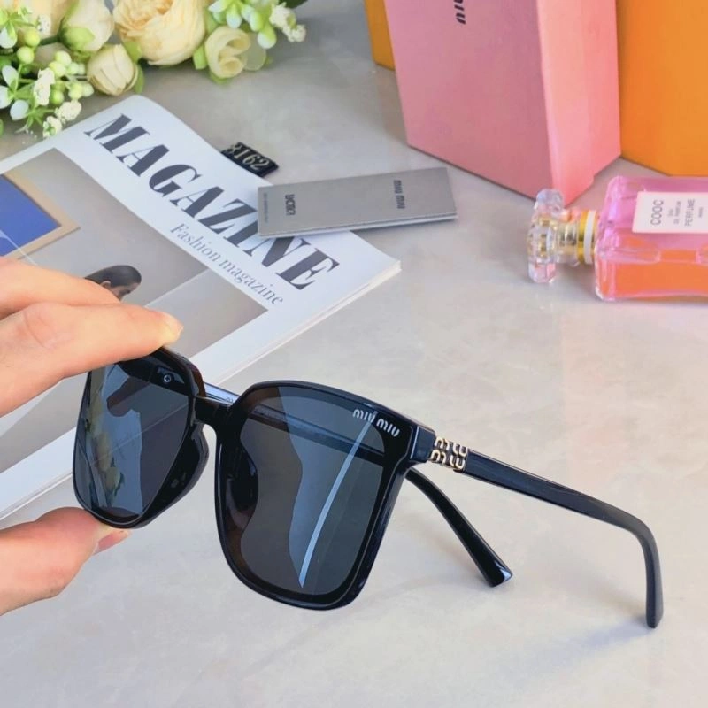 Miu Miu Sunglasses Lightweight 281426