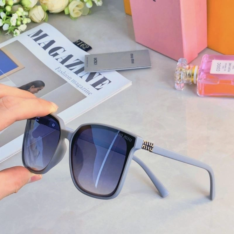 Miu Miu Sunglasses Lightweight 281426