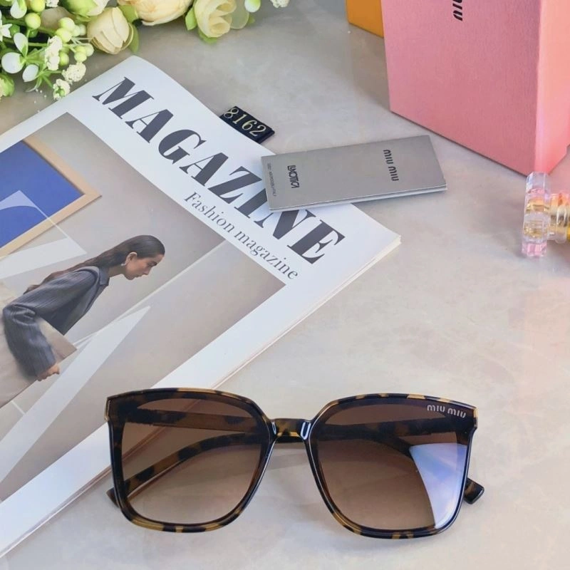 Miu Miu Sunglasses Lightweight 281426