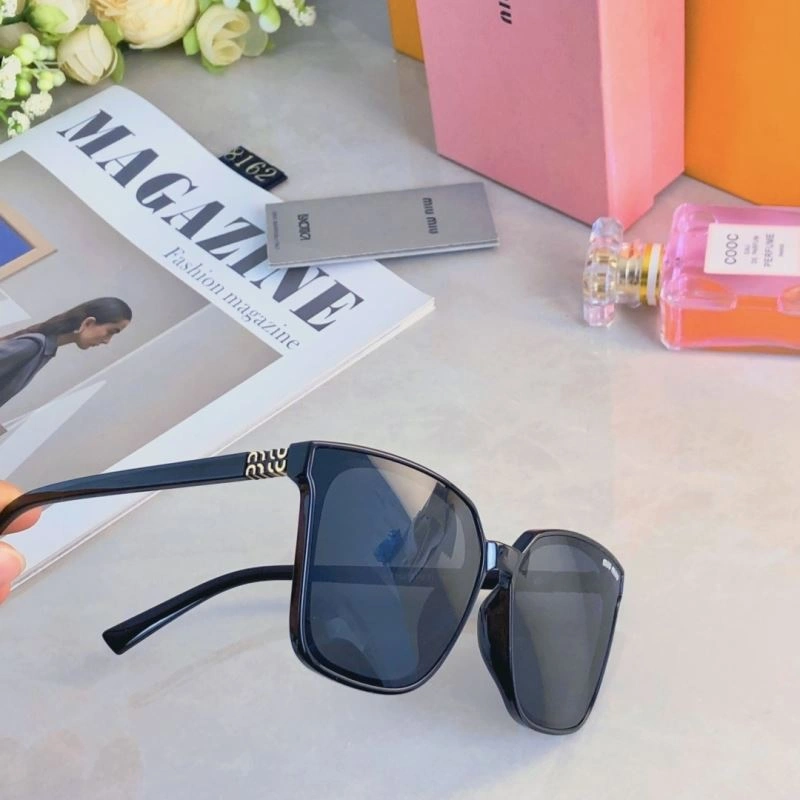 Miu Miu Sunglasses Lightweight 281426