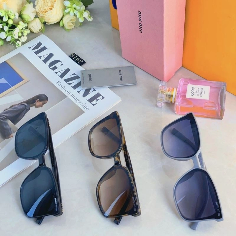 Miu Miu Sunglasses Lightweight 281426