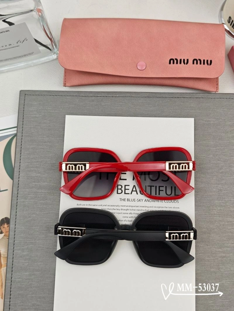 Miu Miu Sunglasses Lightweight 281423