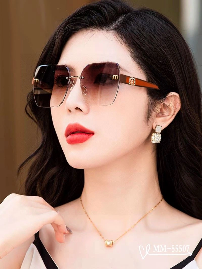 Compact Miu Miu Sunglasses 281424