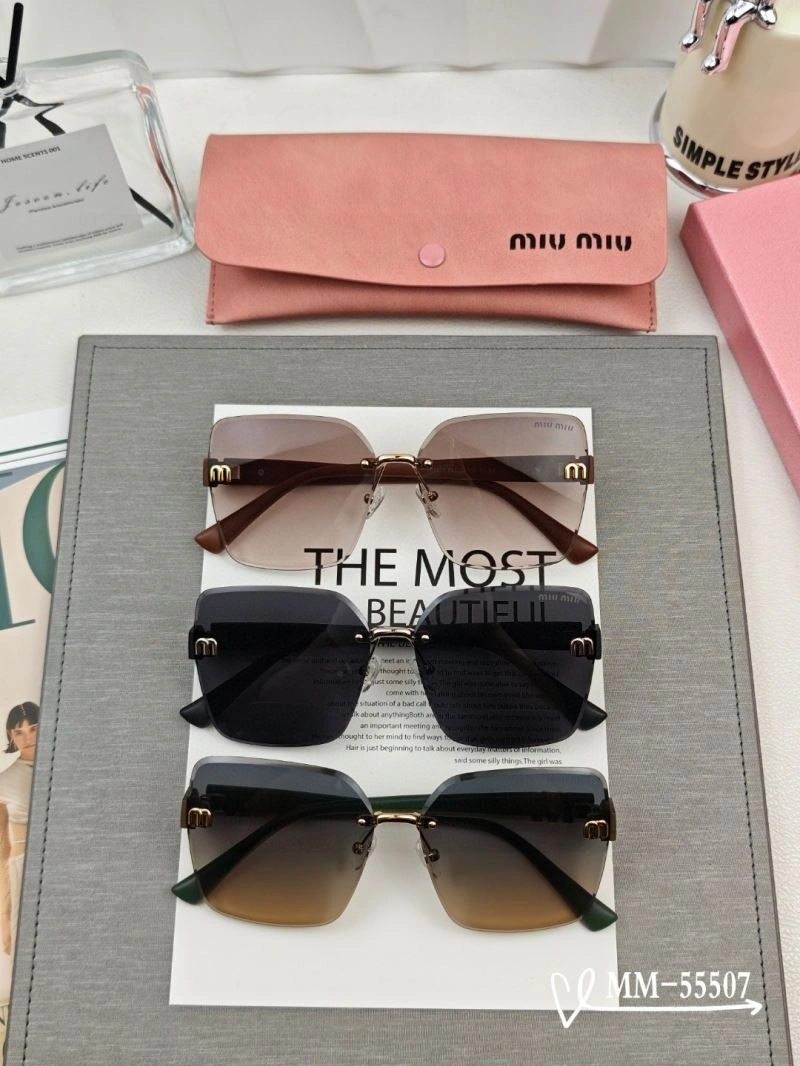 Compact Miu Miu Sunglasses 281424