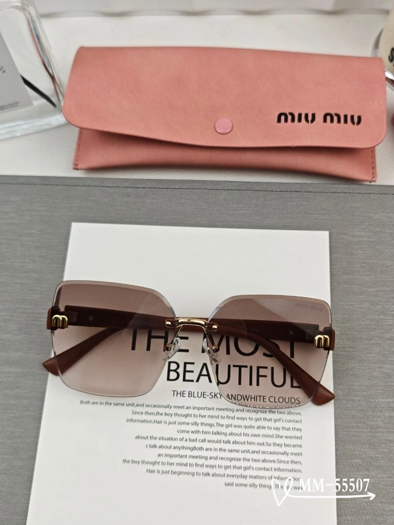 Compact Miu Miu Sunglasses 281424
