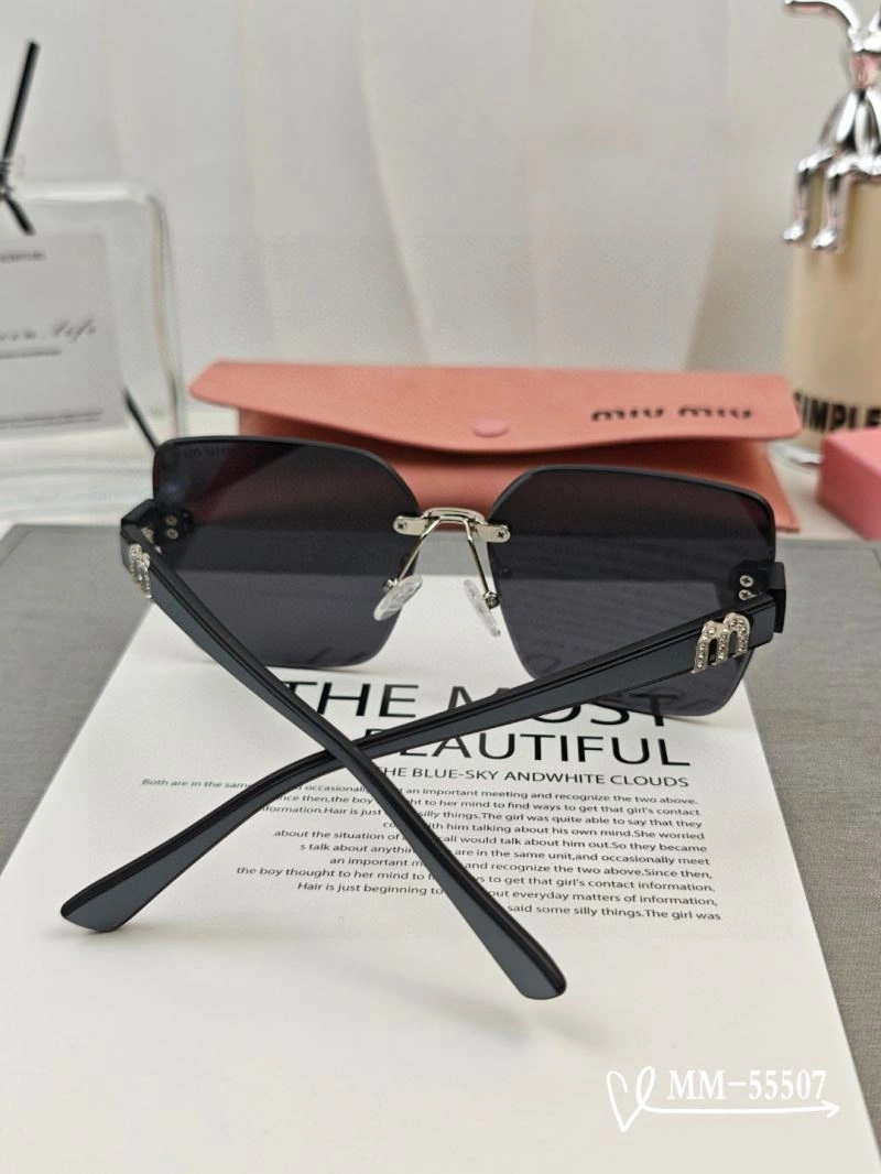 Compact Miu Miu Sunglasses 281424