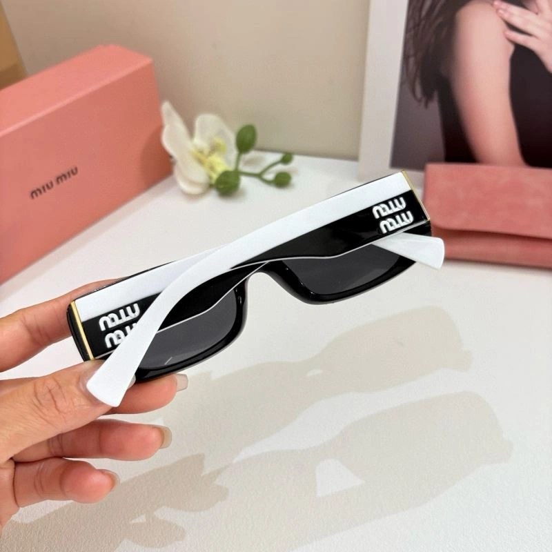 Sophisticated Miu Miu Sunglasses 281420