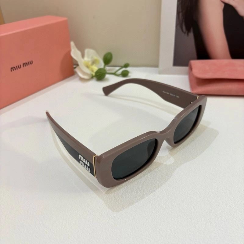 Miu Miu Sunglasses Seasonal 281392